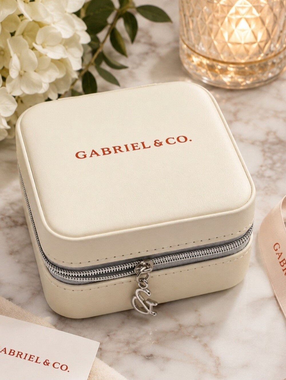 GABRIEL & CO. Cream Jewelry Travel Case